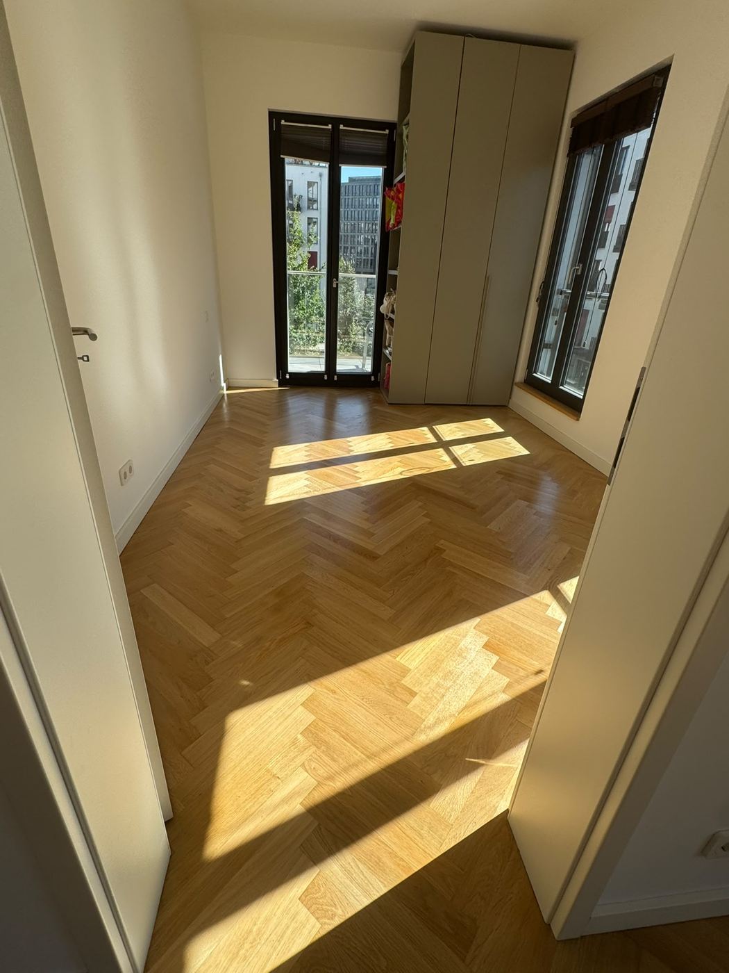 Fischgraetparkett Eiche im Zimmer, versiegelt mit Pallmann Pall-X 94 halbmatt